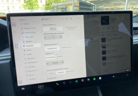 Tesla Model S Plaid YOKE