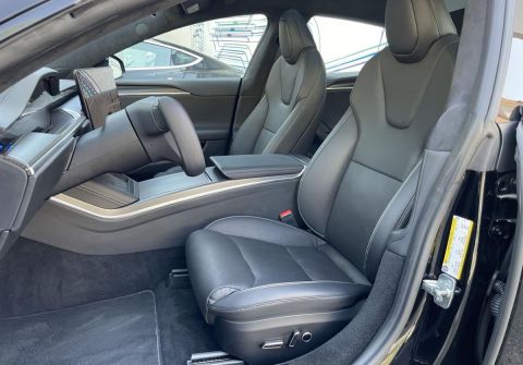 Tesla Model S Plaid YOKE
