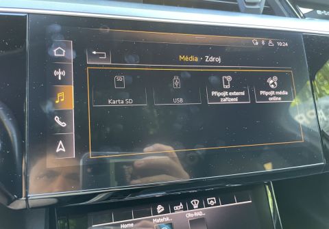 Audi e-tron 55 Quattro  Panorama HUD Tažné