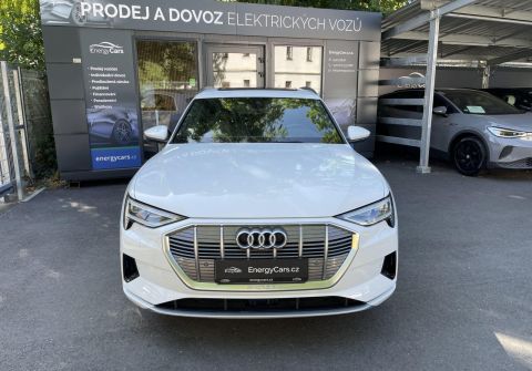 Audi e-tron 55 Quattro  Panorama HUD Tažné