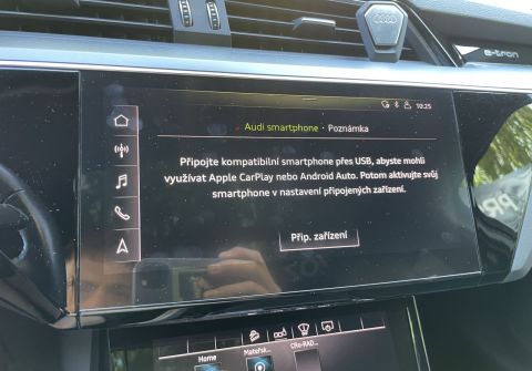 Audi e-tron 55 Quattro  Panorama HUD Tažné