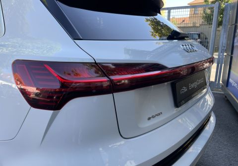Audi e-tron 55 Quattro  Panorama HUD Tažné
