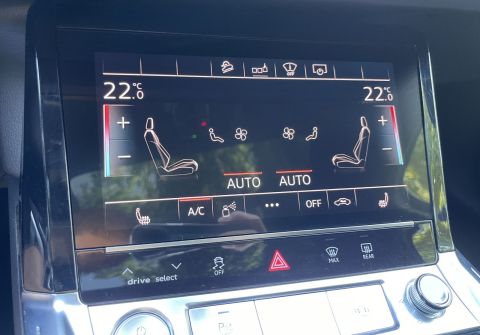 Audi e-tron 55 Quattro  Panorama HUD Tažné
