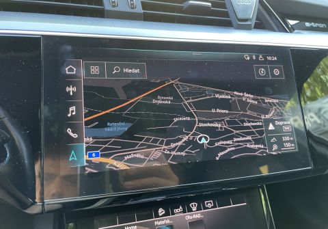 Audi e-tron 55 Quattro  Panorama HUD Tažné
