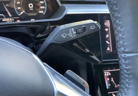 Audi e-tron 55 Quattro  Panorama HUD Tažné