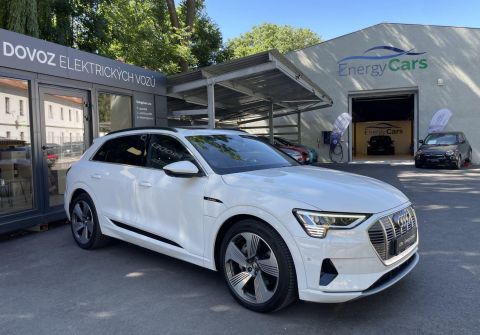 Audi e-tron 55 Quattro  Panorama HUD Tažné