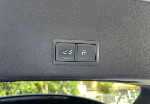 Audi e-tron 55 Quattro  Panorama HUD Tažné