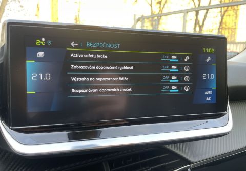 Peugeot 2008 e-2008 Allure, 100kW