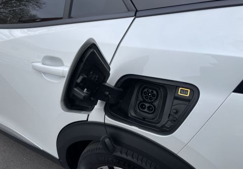 Peugeot 2008 e-2008 Allure, 100kW