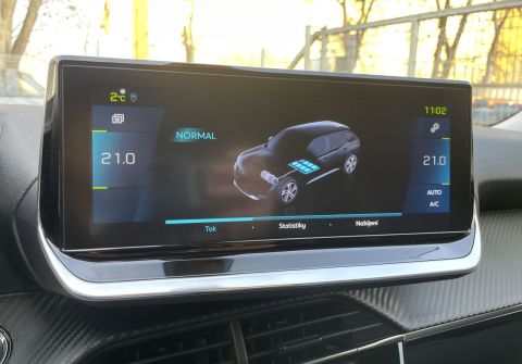 Peugeot 2008 e-2008 Allure, 100kW