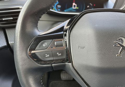 Peugeot 2008 e-2008 Allure, 100kW