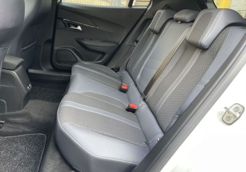 Peugeot 2008 e-2008 Allure, 100kW