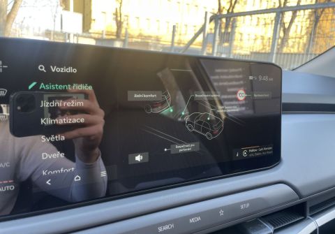 Kia EV3 AIR / 58,3 kWh / Tepelné čerpa