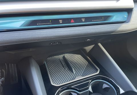 BMW i5 M60 B&W Panorama HUD