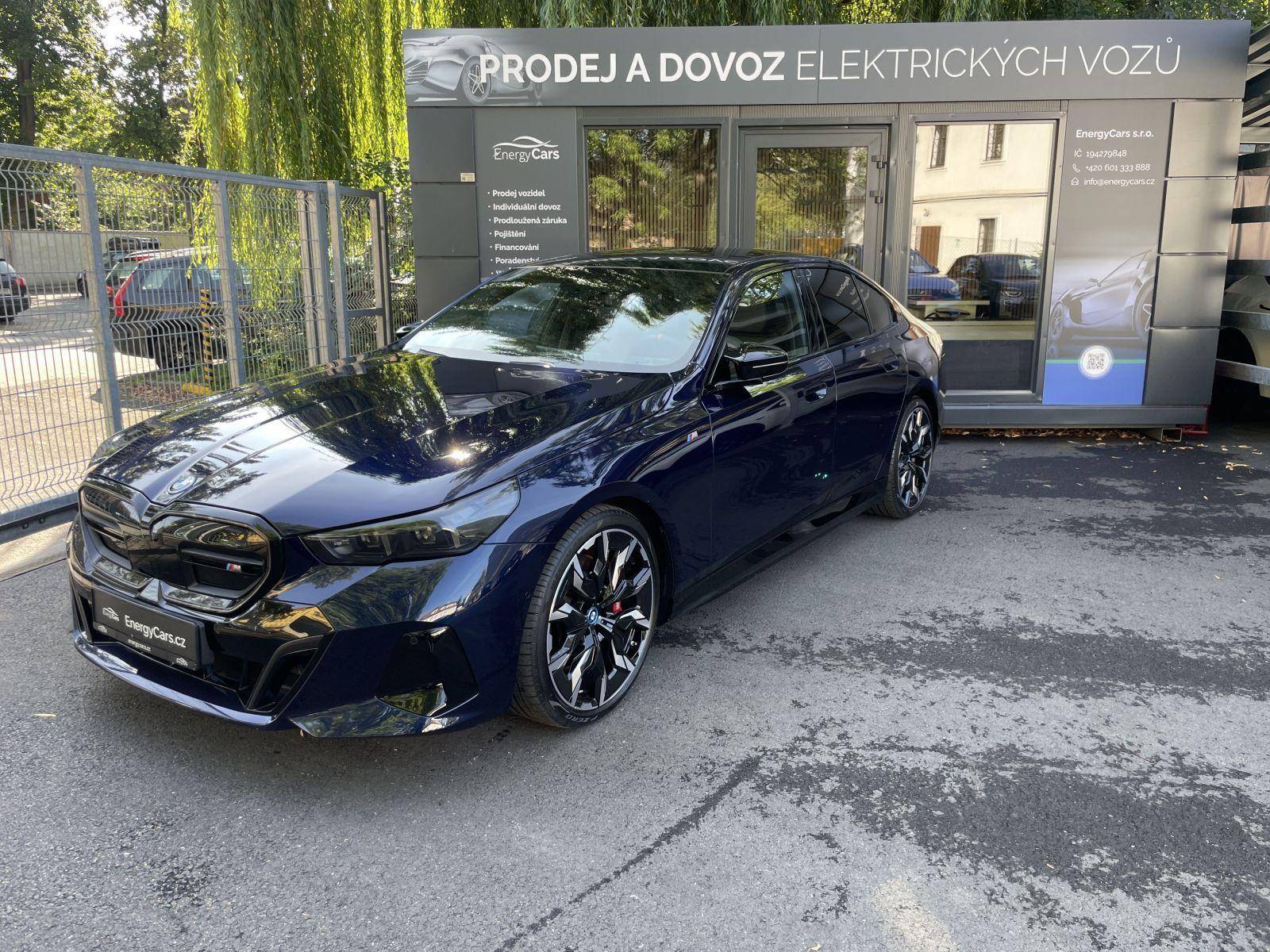 BMW i5 M60 B&W Panorama HUD