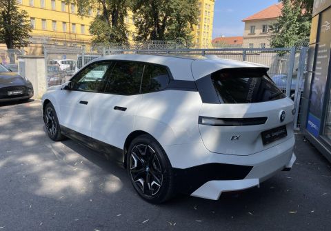 BMW iX xDrive40 H&K 360 Kamera