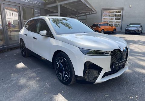 BMW iX xDrive40 H&K 360 Kamera