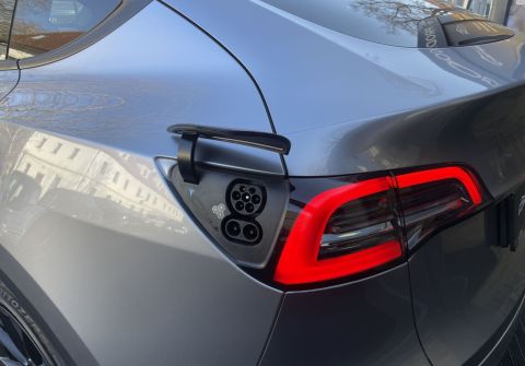 Tesla Model Y Long Range 4WD, 75kWh, ČR, PPF