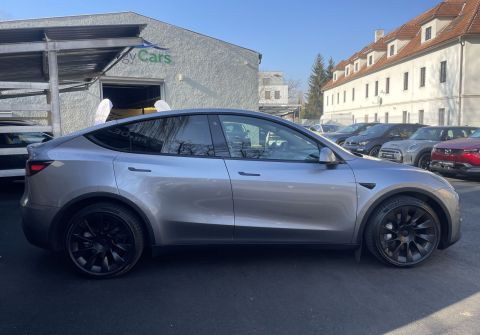 Tesla Model Y Long Range 4WD, 75kWh, ČR, PPF