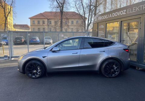 Tesla Model Y Long Range 4WD, 75kWh, ČR, PPF