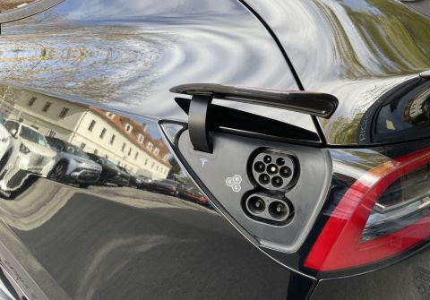 Tesla Model Y Performance, ČR, Enhanced AP