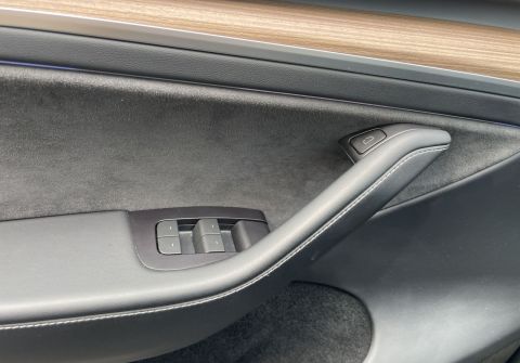 Tesla Model Y Performance, ČR, Enhanced AP