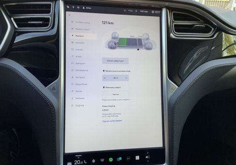 Tesla Model S S 85 / Free charging