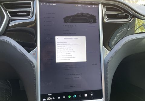 Tesla Model S S 85 / Free charging