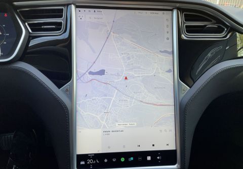 Tesla Model S S 85 / Free charging