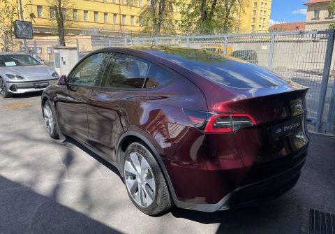 Tesla Model Y LR 4WD Vozidlo v přípravě
