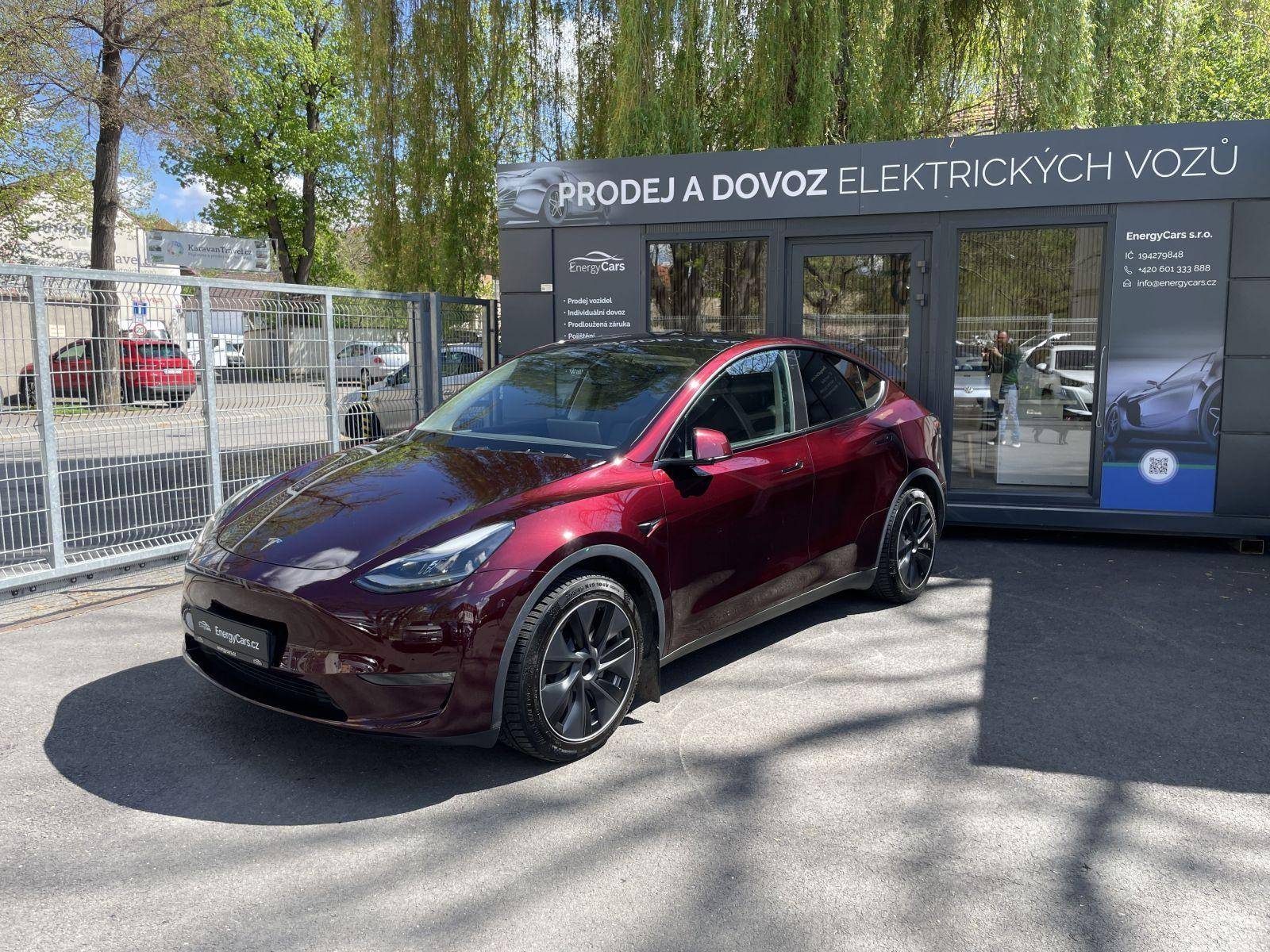 Tesla Model Y LR 4WD Vozidlo v přípravě