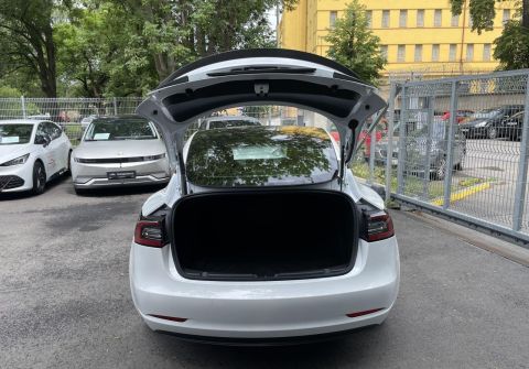 Tesla Model 3 Performance