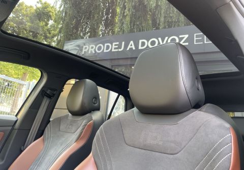 Volkswagen ID.4 82 kWh 360 kamera Panorama HUD