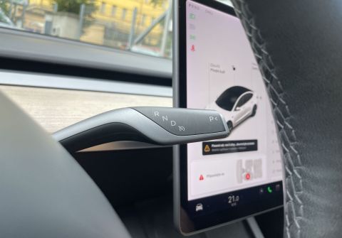 Tesla Model 3 SR, Baterie LFP 55 kWh