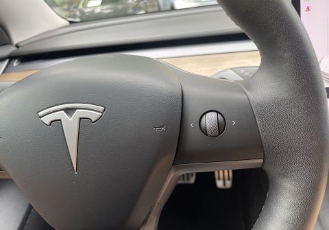 Tesla Model 3 SR, Baterie LFP 55 kWh