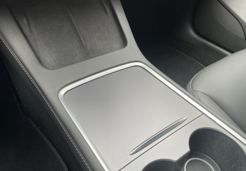 Tesla Model 3 SR, Baterie LFP 55 kWh