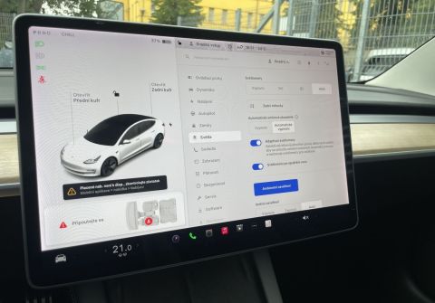 Tesla Model 3 SR, Baterie LFP 55 kWh