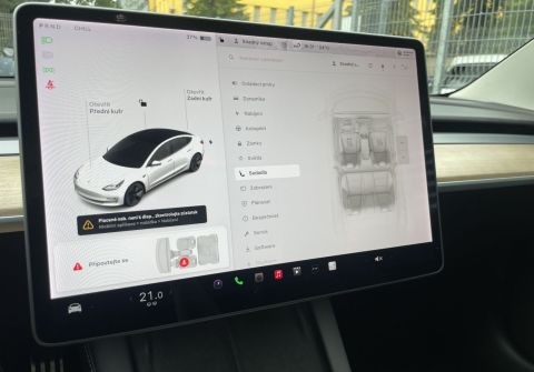 Tesla Model 3 SR, Baterie LFP 55 kWh