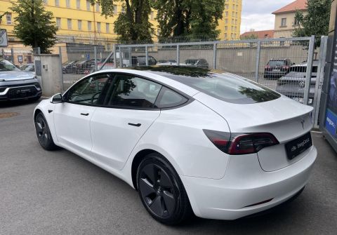 Tesla Model 3 SR, Baterie LFP 55 kWh