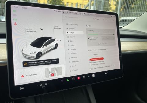 Tesla Model 3 SR, Baterie LFP 55 kWh