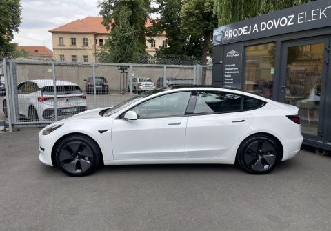 Tesla Model 3 SR, Baterie LFP 55 kWh