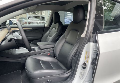 Tesla Model 3 SR, Baterie LFP 55 kWh