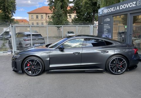 Audi e-tron GT RS e-tron 440 kW B