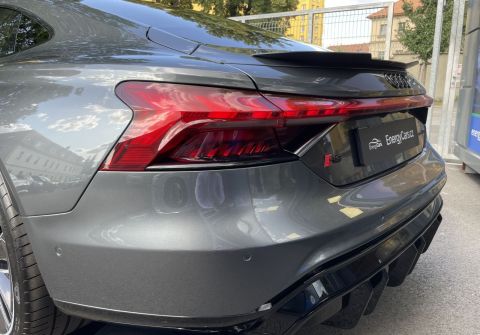 Audi e-tron GT RS e-tron 440 kW B