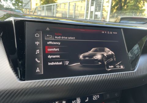 Audi e-tron GT RS e-tron 440 kW B