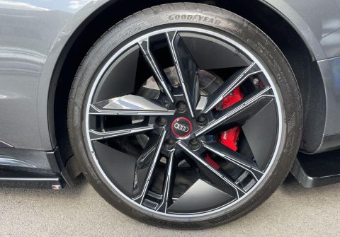 Audi e-tron GT RS e-tron 440 kW B