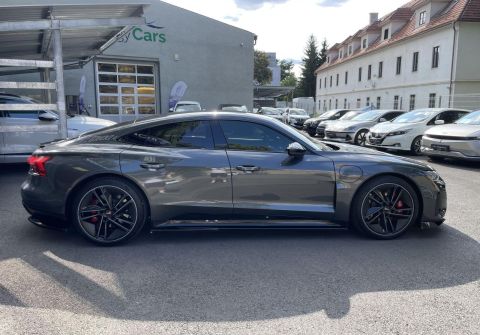 Audi e-tron GT RS e-tron 440 kW B