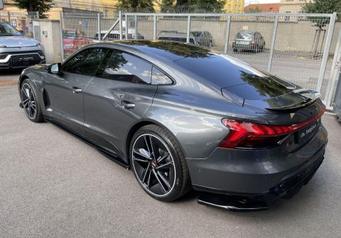 Audi e-tron GT RS e-tron 440 kW B