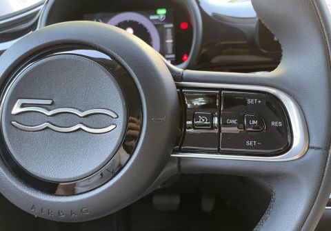 Fiat 500e ICON / 70 kW / 24 kWh