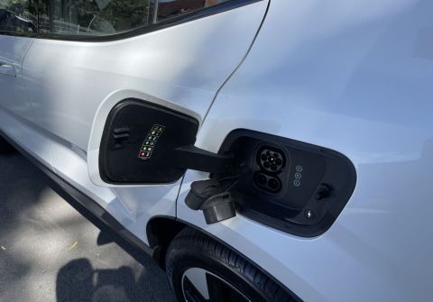 Volvo Ostatní Plus Single Motor 200 kW H&K